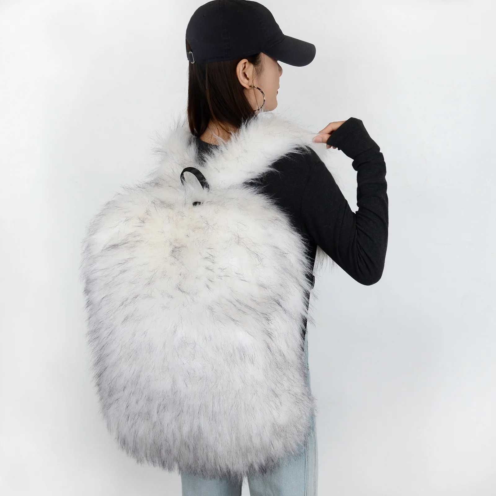 Neuer Kunstfell-Rucksack mit großem Fassungsvermögen, Unisex, Herbst-Winter-Reisetasche, Plüsch-Umhängetasche, supergroßer Rucksack aus weichem Stoff, Unisex – Detail 23