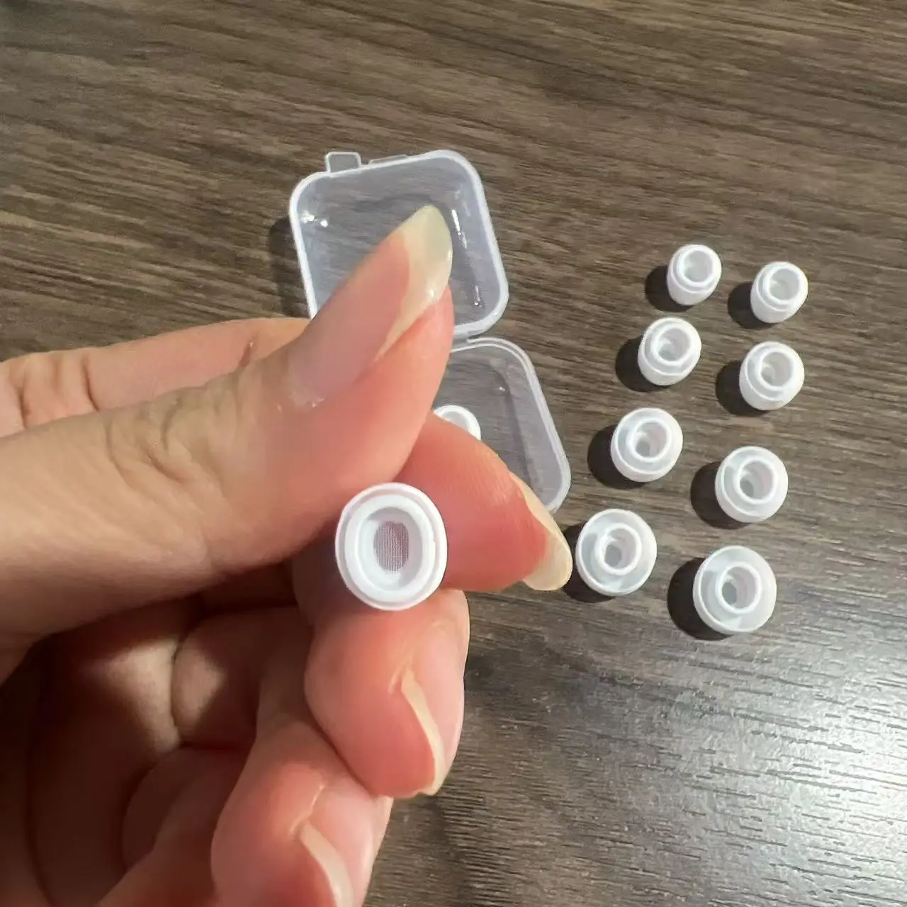 أطراف أذن بديلة من السيليكون لأجهزة AirPods Pro 3، أطراف مريحة وآمنة مناسبة لسماعات الأذن، زوج واحد من الأذن المقاومة للانزلاق والعرق