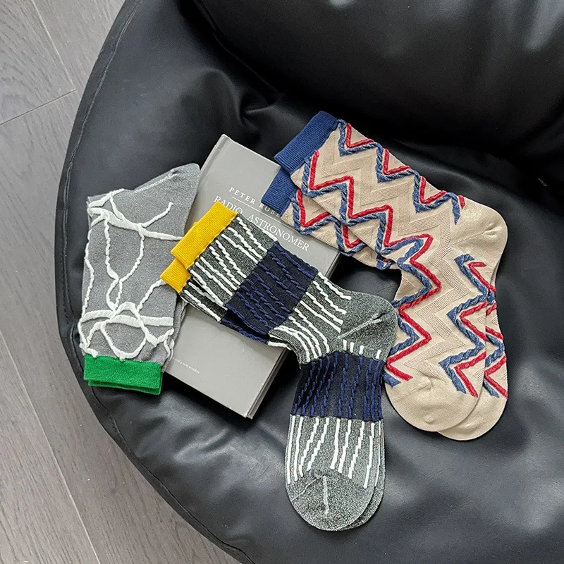 Embossment Socks Women 2025 Autumn Geometric Color Matching Middle Tube Socks Ethnic Harajuku Retro Streetwear Cotton Long Socks