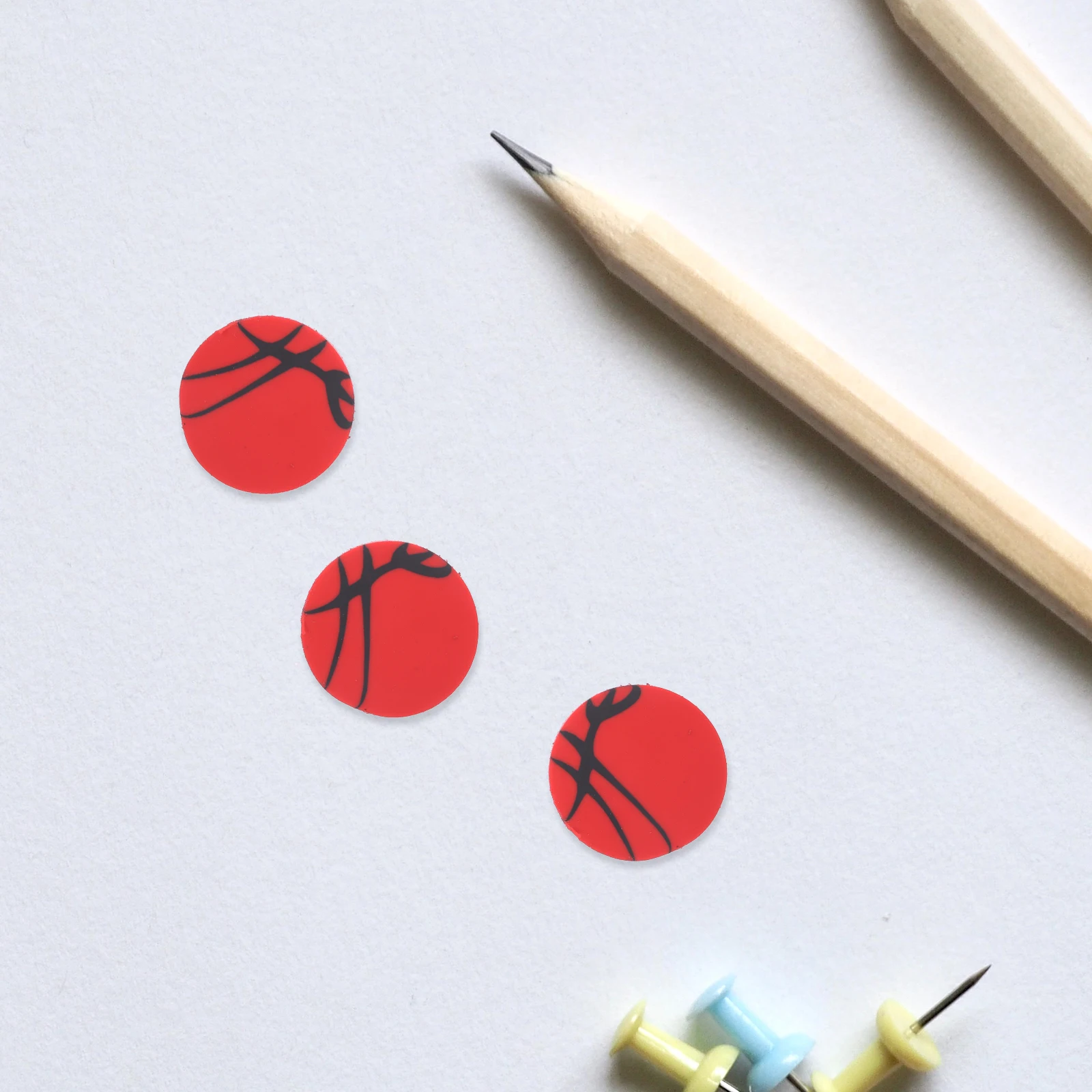 

50pcs Ball Portable Erasers Erasers School Accessories Boys Portable Mini Daily Use Party Favors Supplies Writing Tools