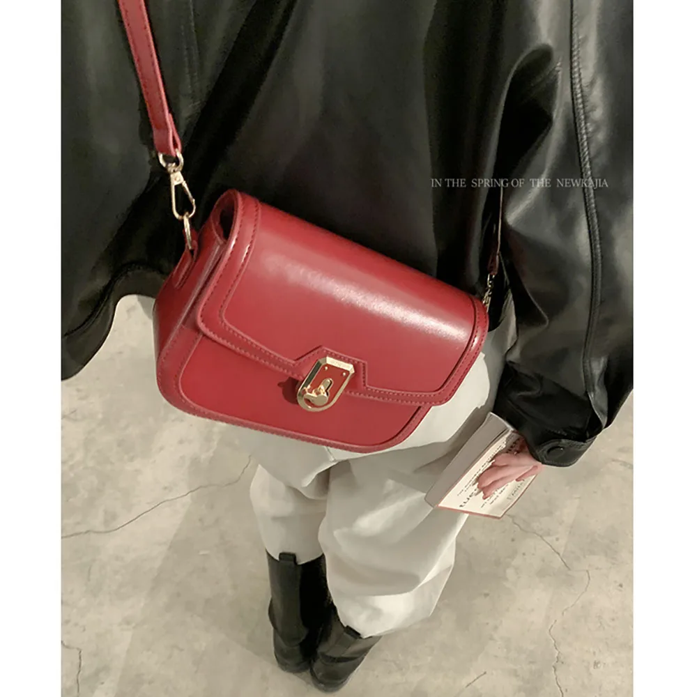 High-end Women's Underarm Bags Fashionable New Niche Hasp Design Small Square Crossbody Bag Pu Leather Red Female Shoulder Pack