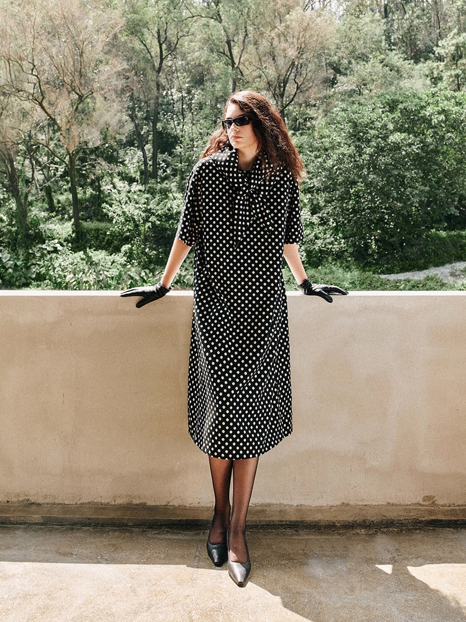 

fini U6344 Женское трикотажное платье из шелковой шерсти с точечным узором, прямой дизайн трубки, внутренний комплект с шарфом Faion