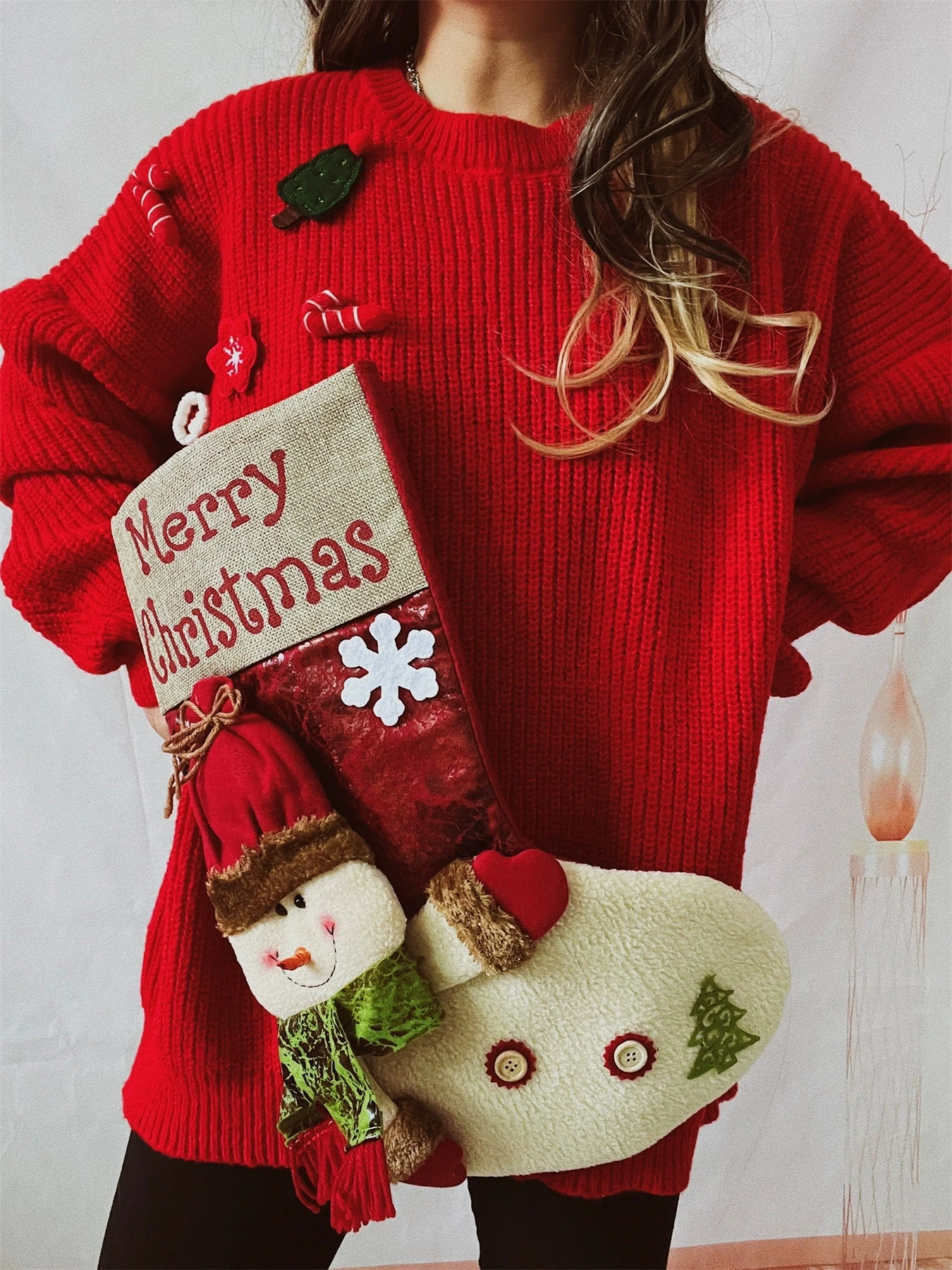 

Loose and thick Christmas sweater, oversized Christmas socks, snowman doll pocket decoration, red New Year sweater for women