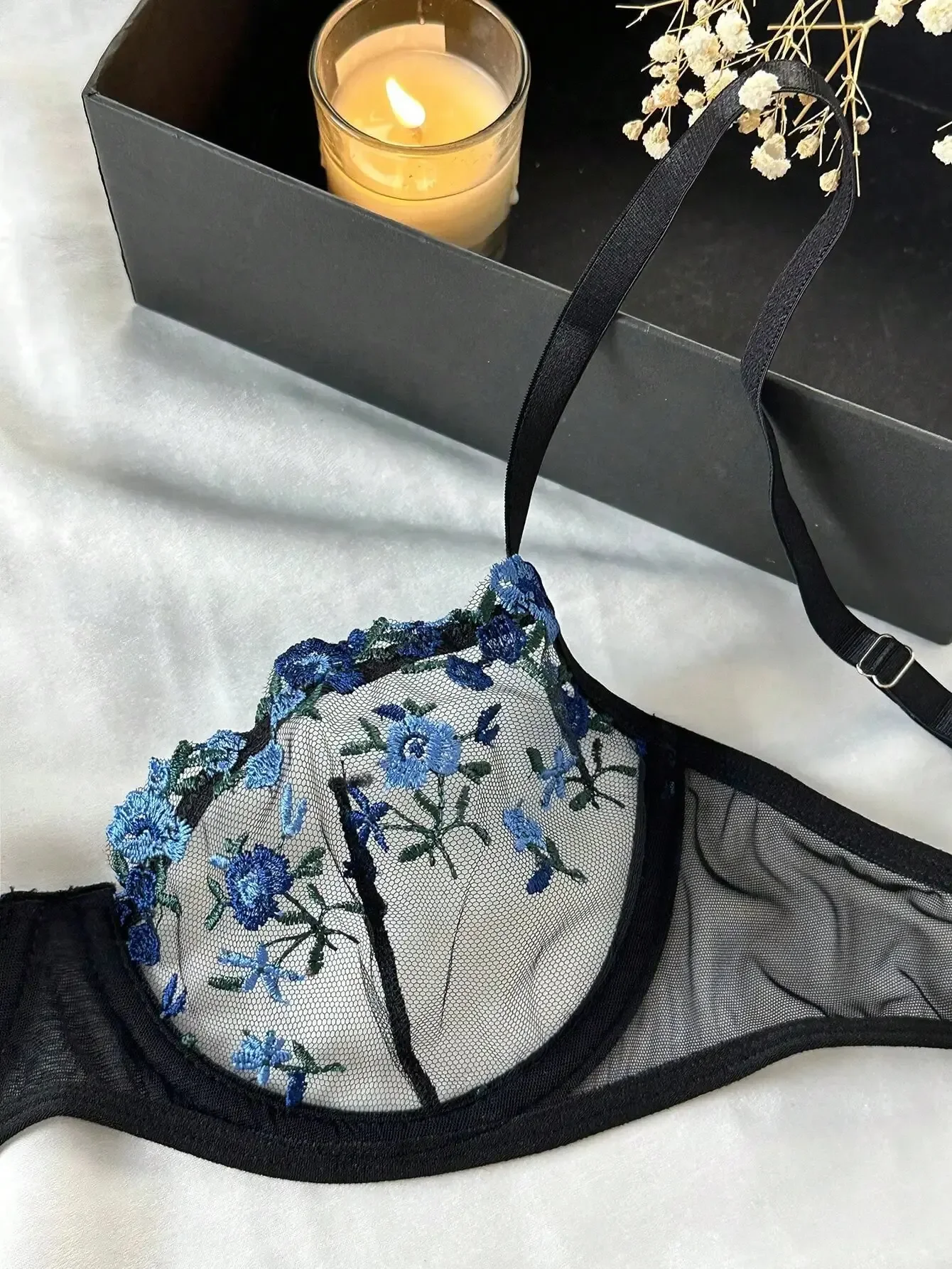 2dílná sada sexy krajky smyslné spodní prádlo erotické vyšívané krajky 2024 podprsenka pro ženy spodní prádlo intimní sexi kostýmy podprsenka a kalhotky sada - náhled 4