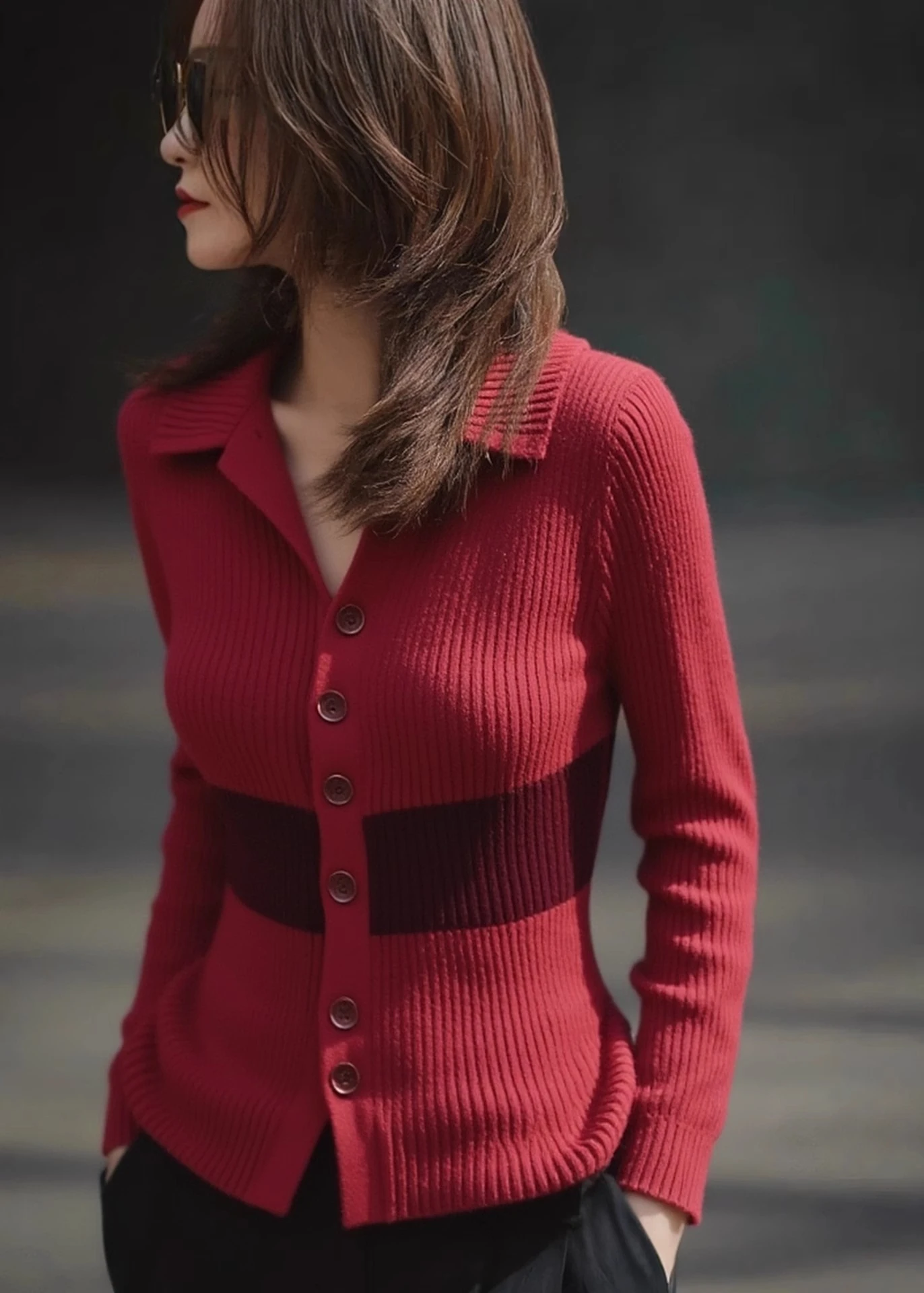 Novo suéter de lã feminino para outono e inverno, suéter de base de malha com gola vermelha elegante e luxuoso