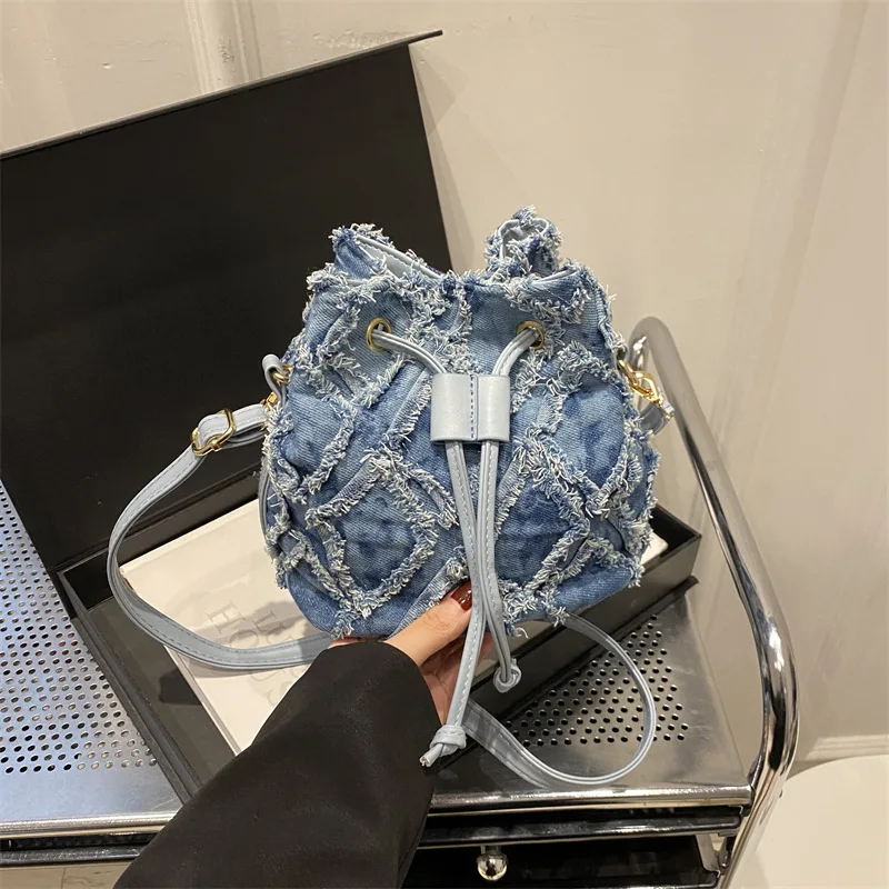 

Ladies' New Casual Tie Dye Denim Bag, Fashionable and Versatile Bucket Bag, Niche Commuting Large Capacity Crossbody Bags