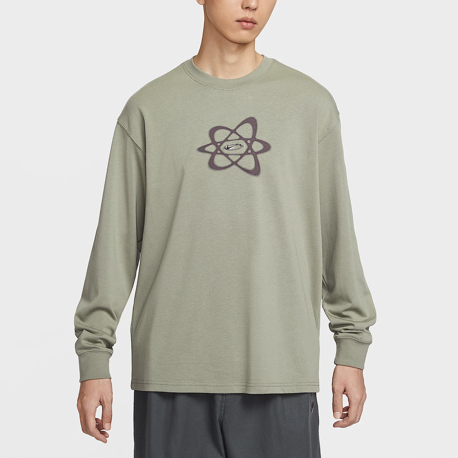 

Оригинальная мужская футболка Nike Sportswear свободного кроя из легкой трикотажной ткани с длинными рукавами HV0149-320