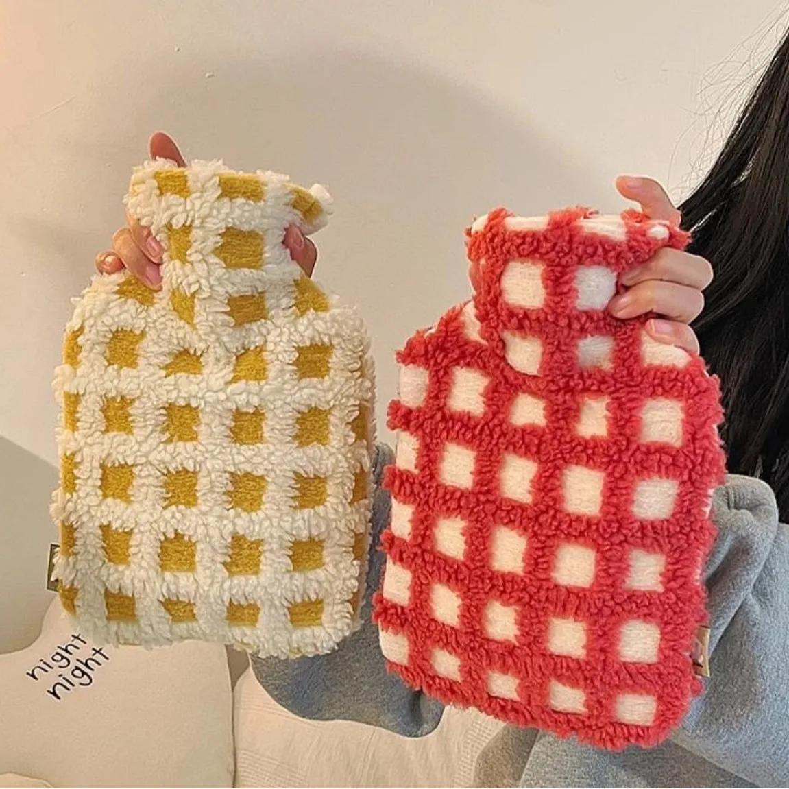 

PVC Rubber Hot Water Bottle Plaid Pattern Winter Hand Warmer Reusable Warmer for Home Removable Cartoon Plush Bag Warm Bedding