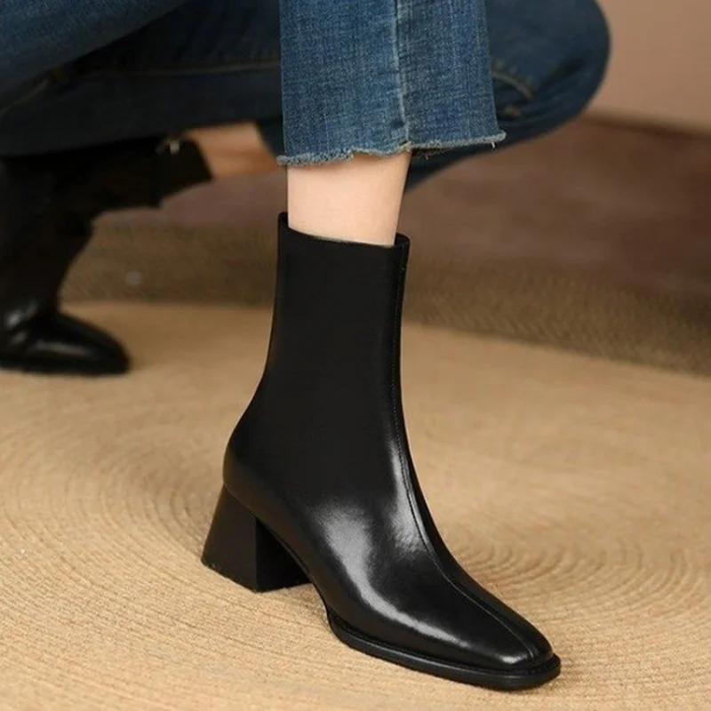 2022 Autumn and Winter New Fashion Square Head Retro High Thick Heel Side Zipper Skinny Short Boots Women\'s All-match Nude Boots