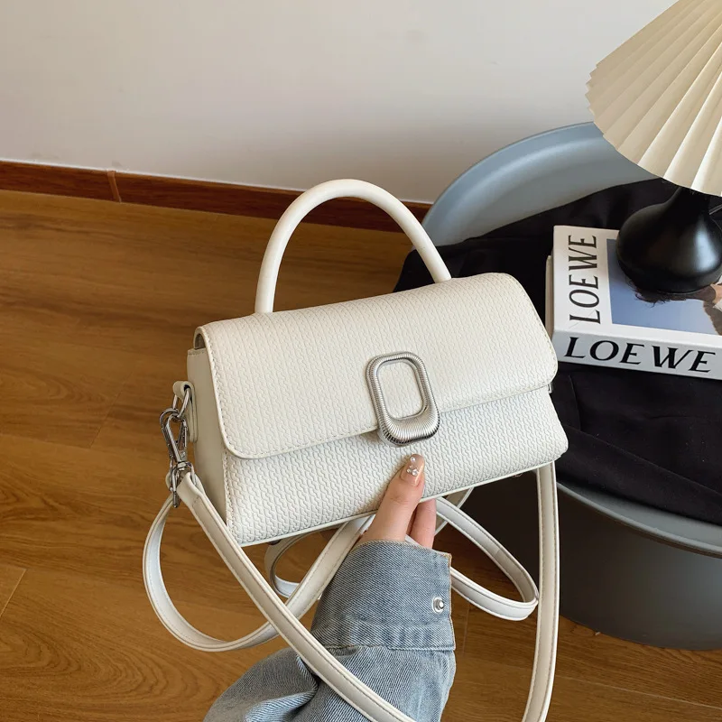 

Весна-лето 2024, минималистичная квадратная сумка, элегантный кошелек на плечо для женщин, стильная сумка через плечо, модная офисная сумка