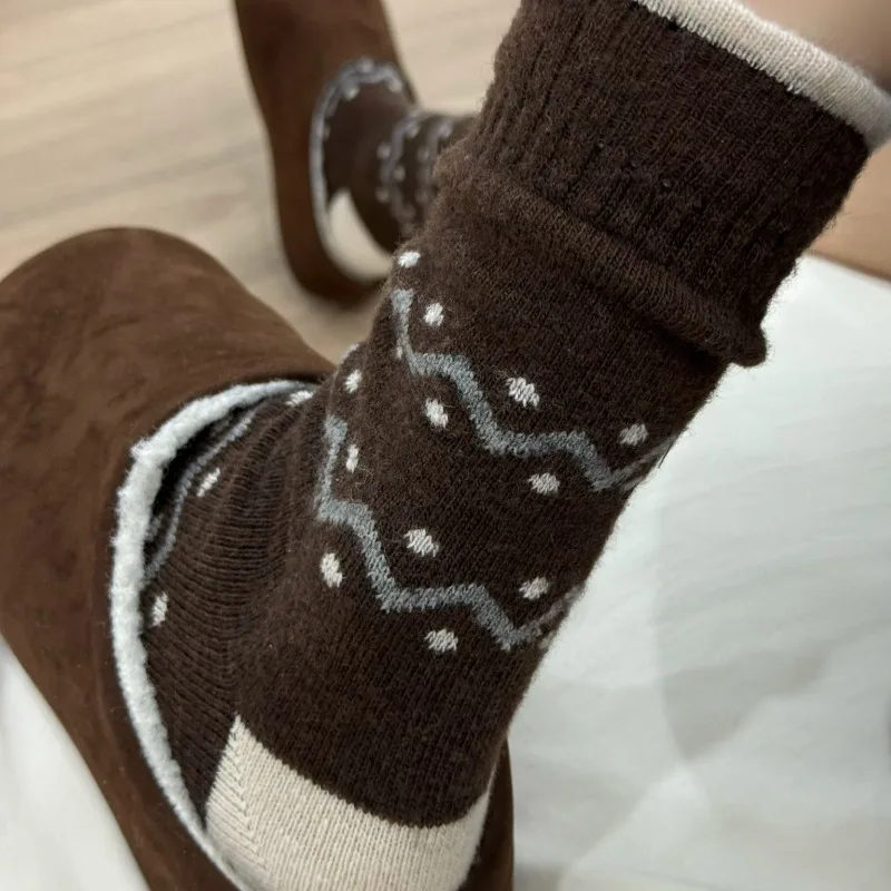 

5 Pairs Autumn Winter Cotton Socks for Girls Dots Women's Mid-Calf Socks Set Thick Thermal Socks Woman High Quality Wholesale