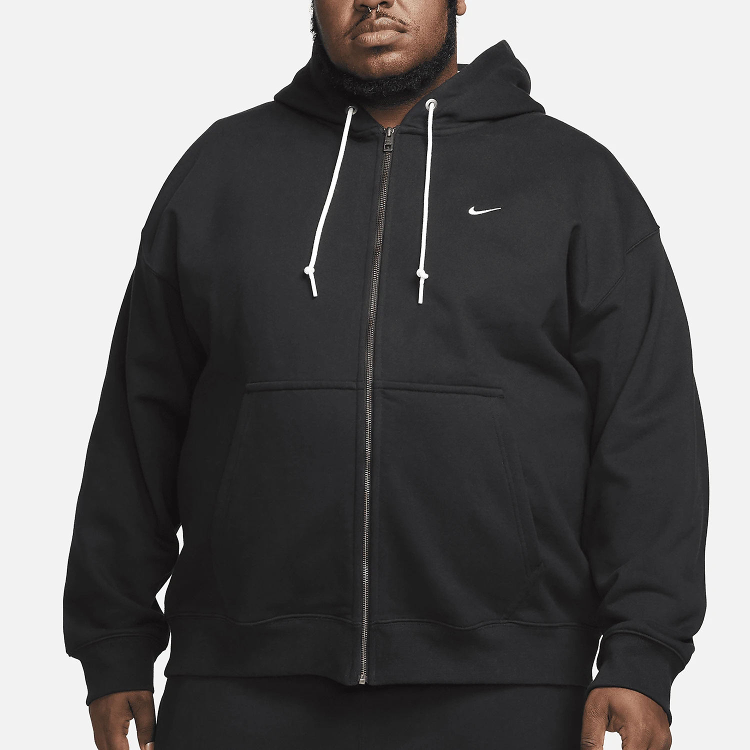 

Оригинальная мужская свободная куртка Nike Solo Swoosh с капюшоном и открытым передом DR0403-010