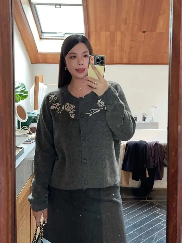 Conjuntos a juego de otoño para mujer, cárdigan de punto con flores bordadas informales, Tops de cintura alta con lentejuelas, falda acampanada, conjunto de dos piezas 4XL