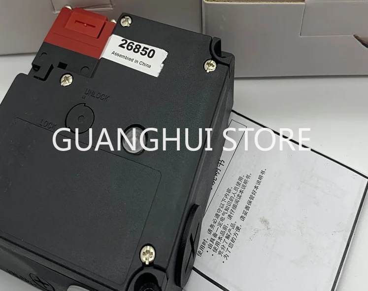 

D4NL-2AFA-B4-TH1 2CFG-Z-F 2GFG-Z-F 1HFG-B-F 1HDG-B D4NL-2CFG-Z-F D4NL-1HDG-B-F Safety Door Switch Sensor Module