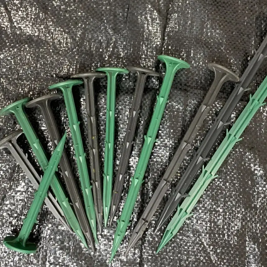 50pcs Lawn Turf Nails Plastic Gardening Fixing Nails Anti-Grass Cloth Lawn Care Hardware for Home Garden