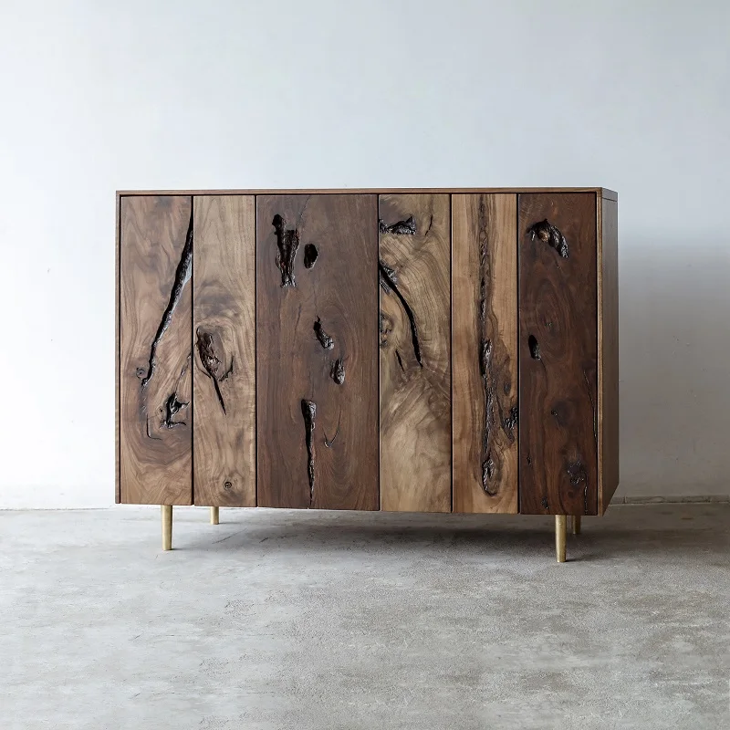 

Open the door, entrance cabinet is wabi-sabi wind, the modern side cabinet is new Chinese style, and the holes are irregular