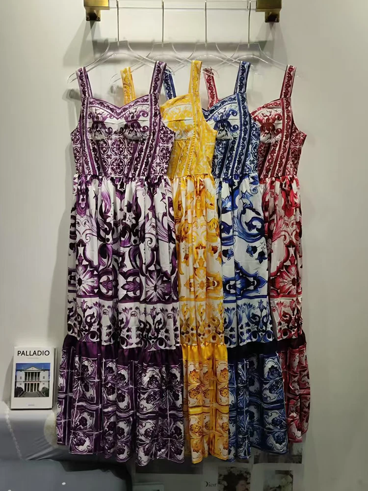 

Summer 2025 women's retro geometric print sexy halter strapless dress, fashionable pleated high-waisted loose puffy dress