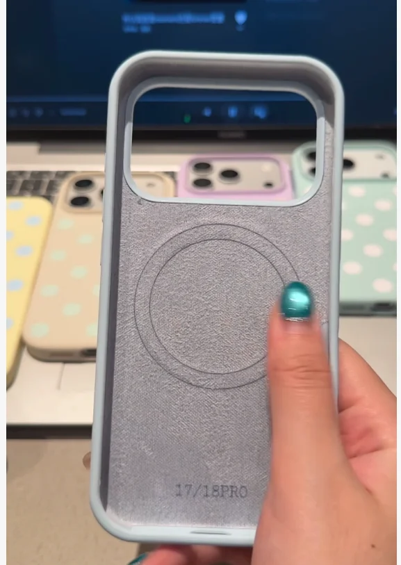 iPhone 18 Pro Max、17 Pro対応、ドット - Liquid Silicone Magnetic Phone Case のレビューと価格