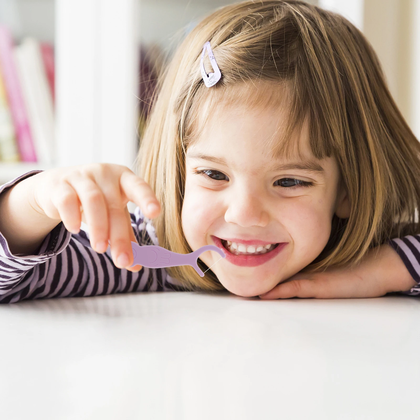 

40Pcs Kids Floss Picks Colorful Ocean Animal Design for Children Effective Oral Care Portable Travel Size Flossers for Toddlers