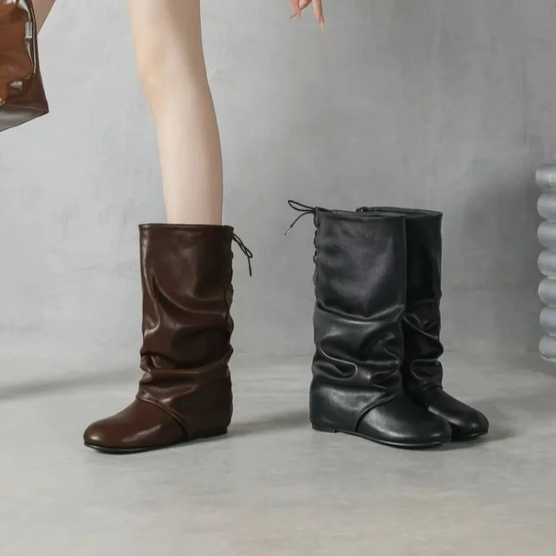 2026 Round-toe High-Heeled Knight Boots - Women's Vintage Slim-Fitting Ruffled Mid-Calf Boots
