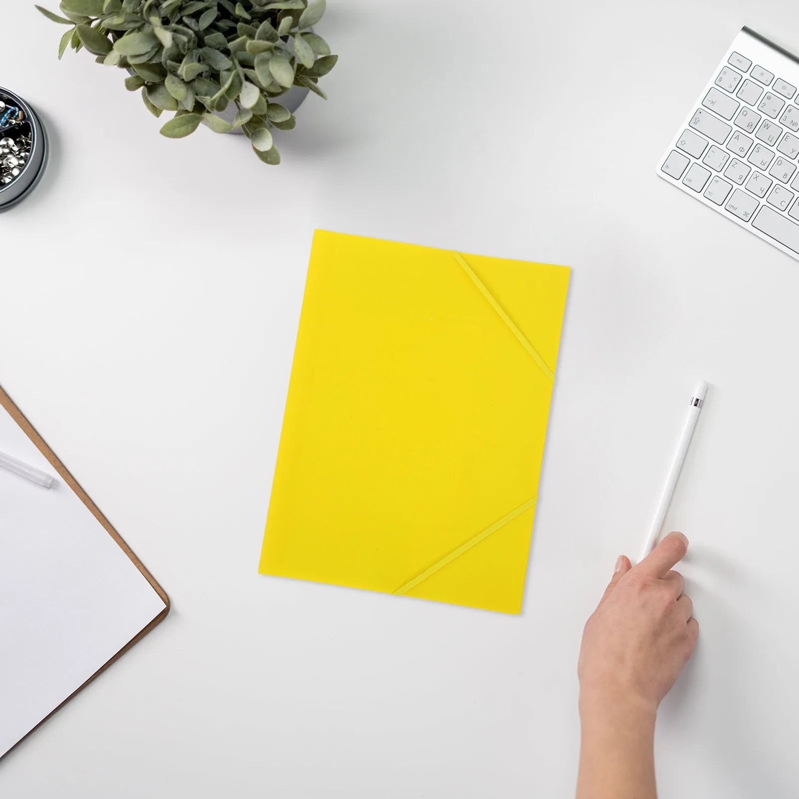 expandable-document-folder-with-grommet-holes-and-index-dividers-for-multi-page-reports-presentations