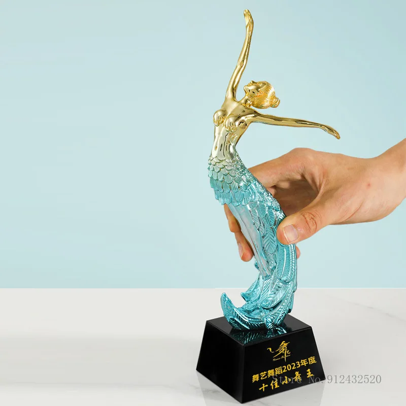 Creative Resin Peacock Dance Figure Sculpture Trophy Outstanding Award Commemorative Home Decorations, Bottom Crystal Medal, 1Pc