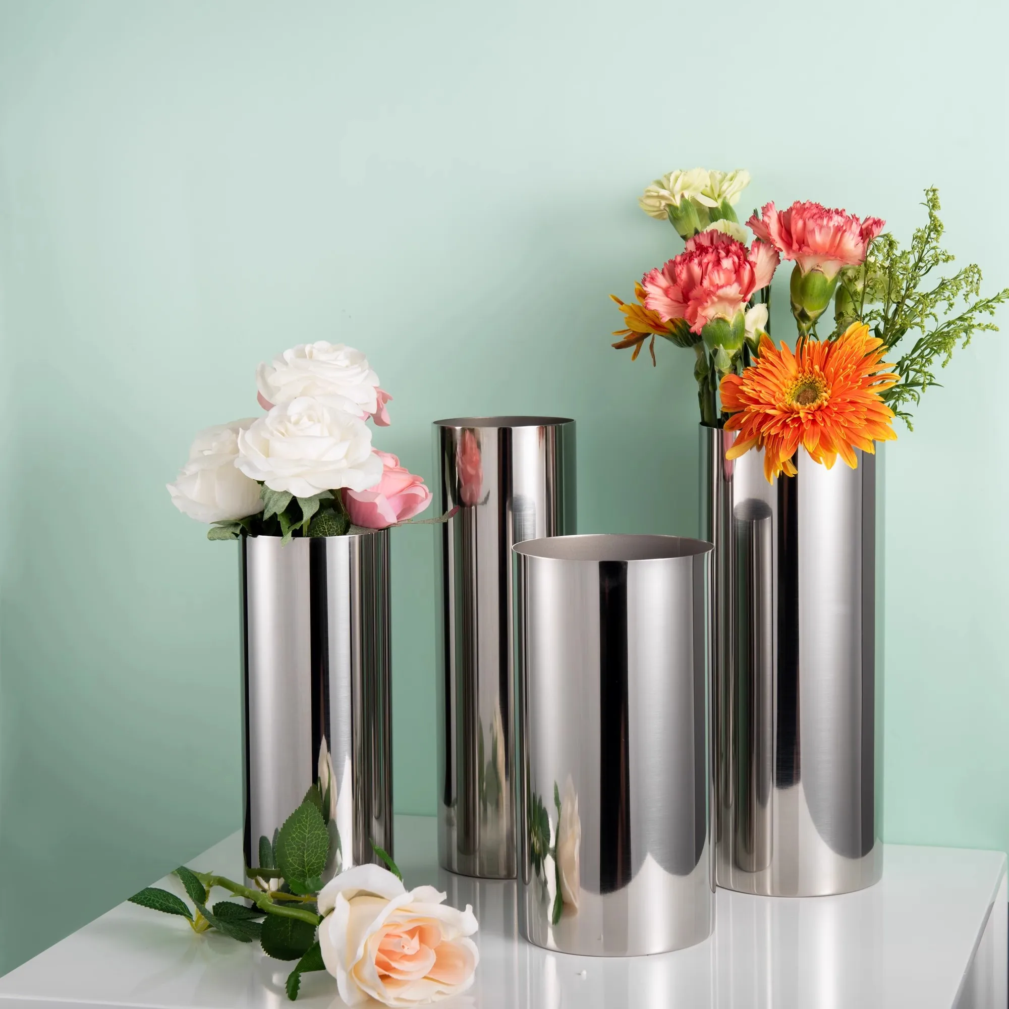 

304 Stainless Steel Metal Cylindrical Vase with Water Borne Flowers European Style Tabletop Vase