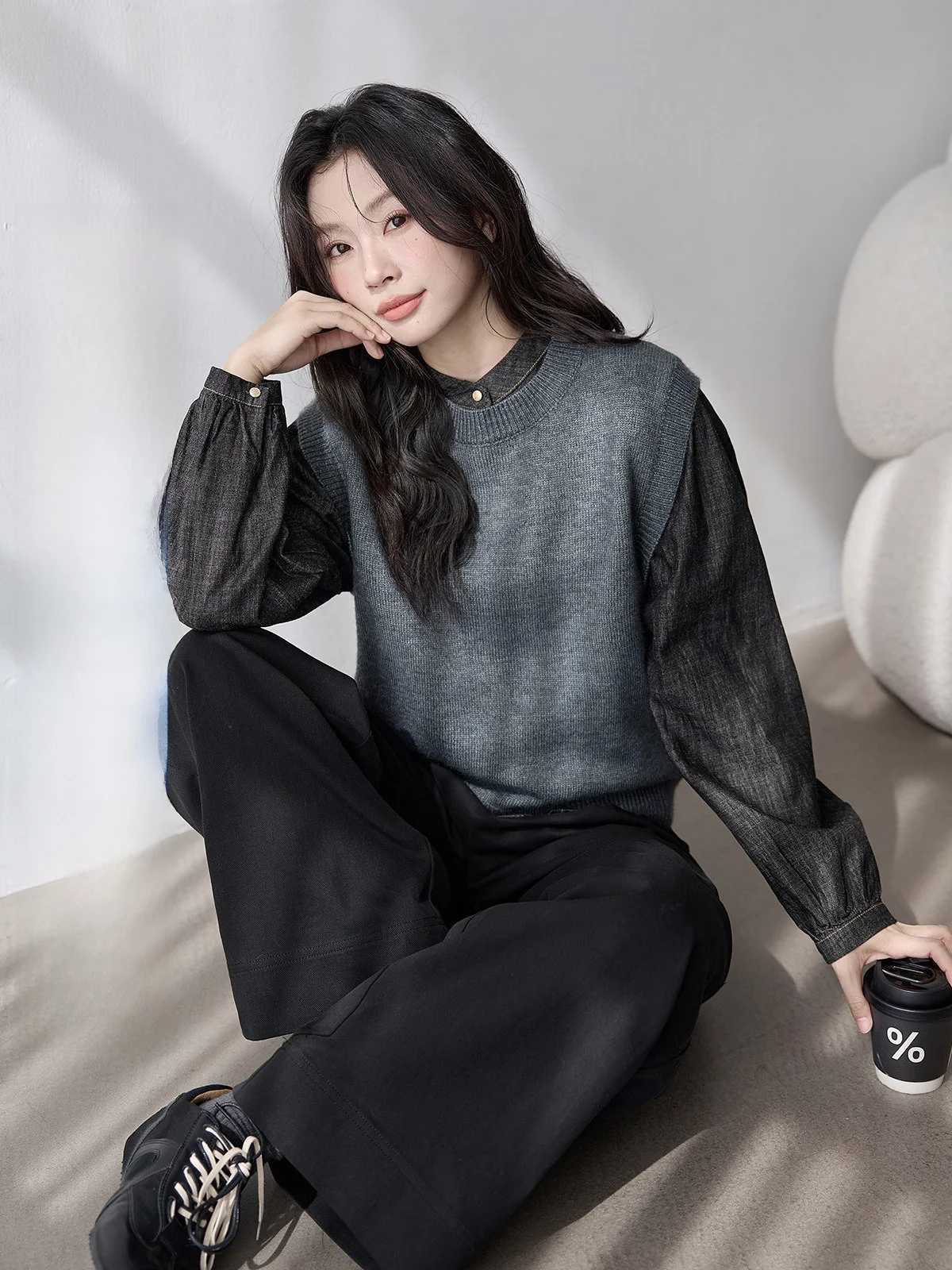 

Женский вязаный жилет HuiXi с круглым вырезом, весна 2026, новинка, простой универсальный топ для многослойных образов, для повседневной носки, модный