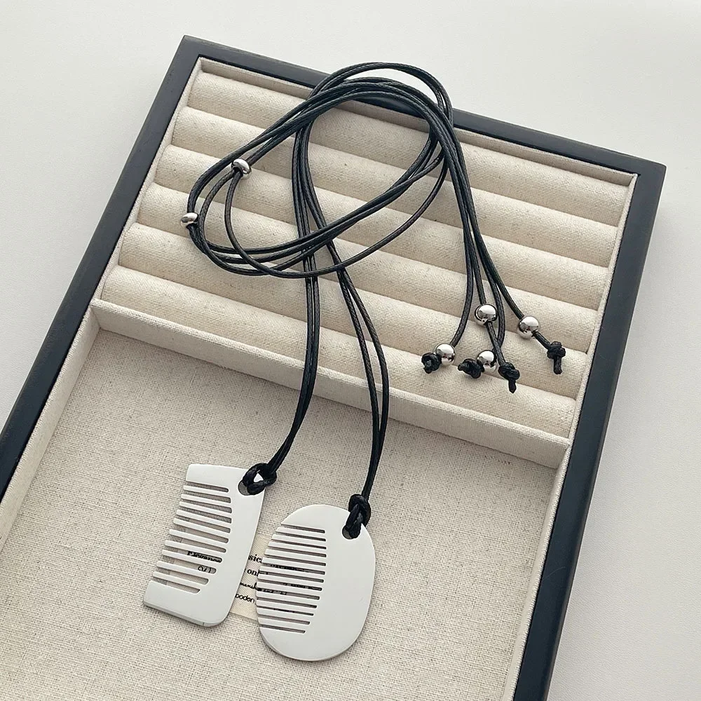 Visper Warna Underso Perempuan