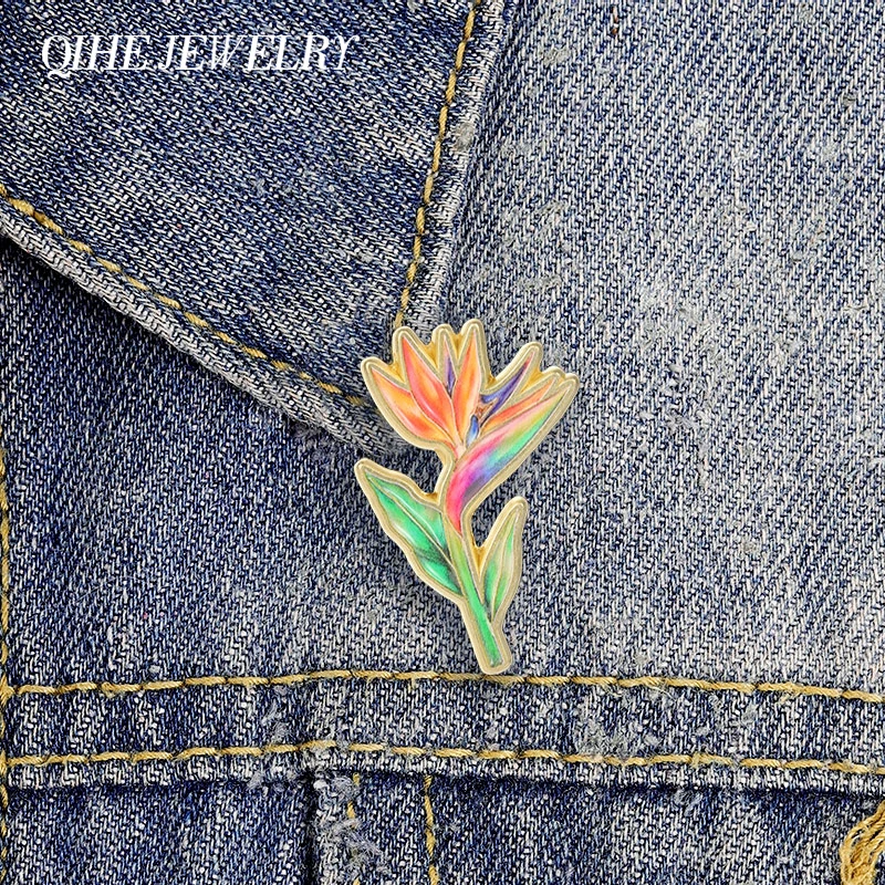 Bird Of Paradise Rainbow Enamel Badge Pins Artistic Gradient Flower Metal Brooch Decor Bag Lapel Badge Jewelry Gift for Friends