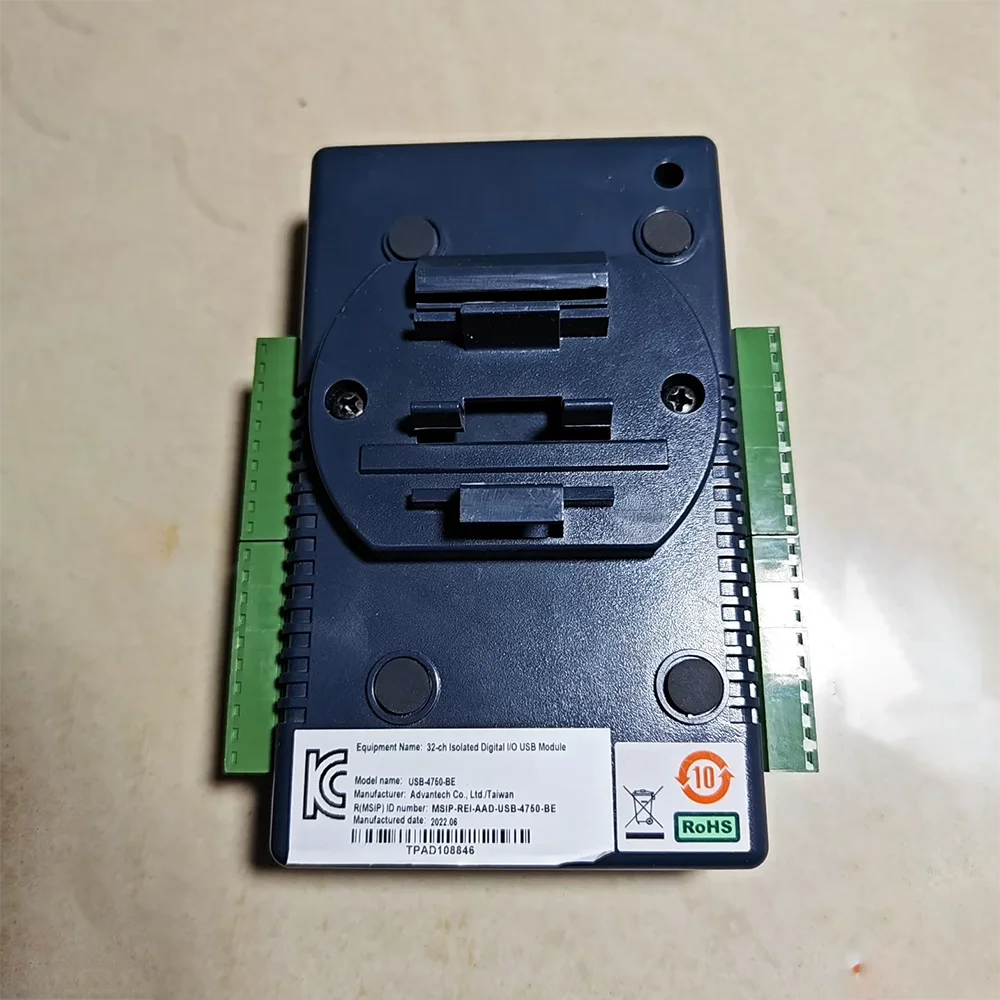 USB-4750 32-channel isolated digital I/O USB data acquisition module