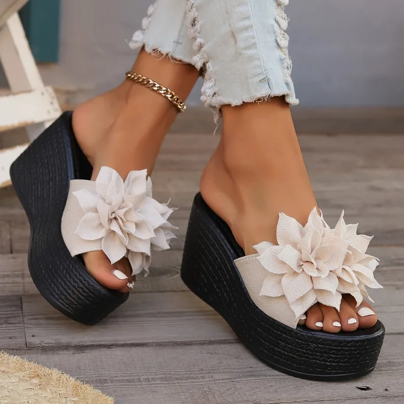 

Women Slippers Summer Flower Decoration Shoes for Women Wedge Flip Flops Leather Beach Shoes Trend Heels Sandals