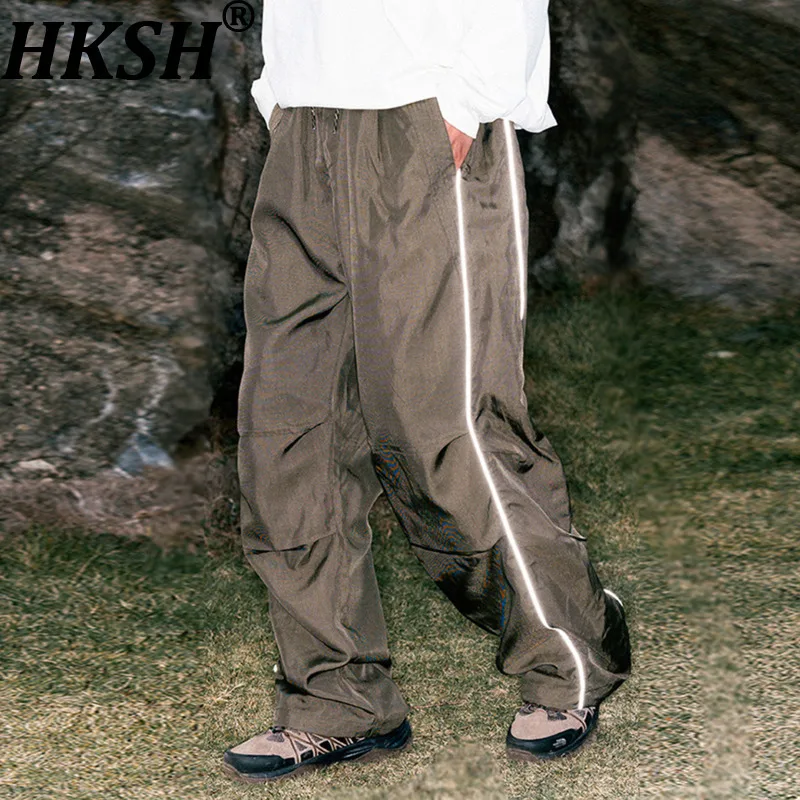 

HKSH Autumn New Sports Quick-Dry Casual Pants Men Trend Brand Solid Color Design Sense Pleated Loose Straight Drawstring HK17301