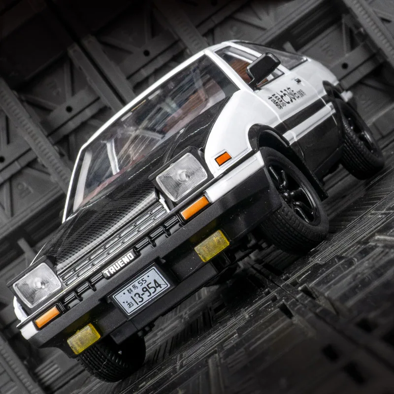 1:24 simulation Toyota AE86 alloy car model doors and the front hood and trunk door can be opened rich details, fine workmanship