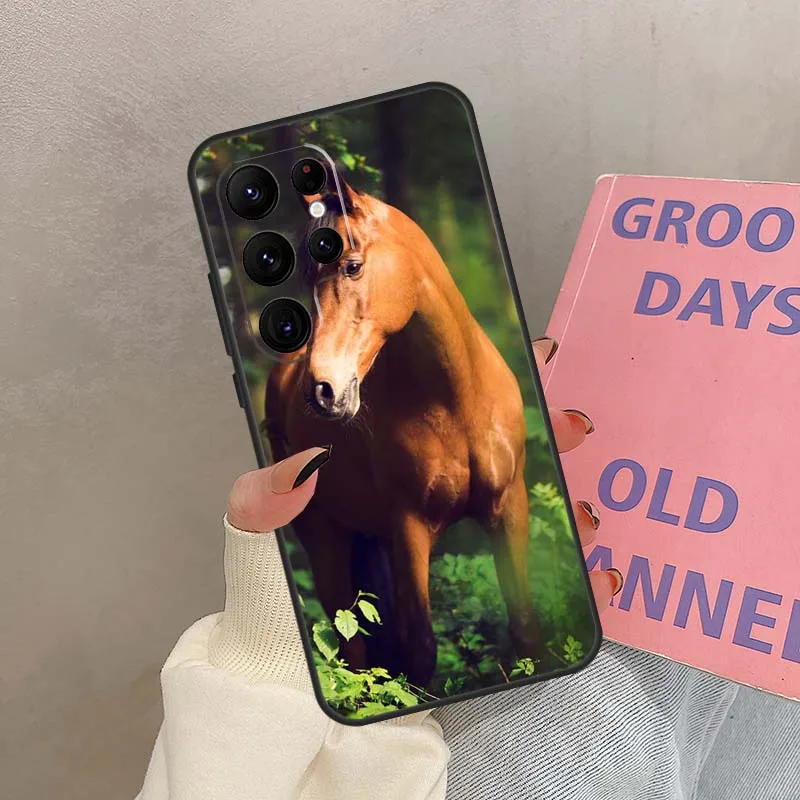 حافظة جميلة أنيقة على شكل خيول بنية لهاتف سامسونج جالاكسي S24 FE S21 FE S20 S22 S23 S25 Ultra S9 S10 Plus S25 FE Cover Coque