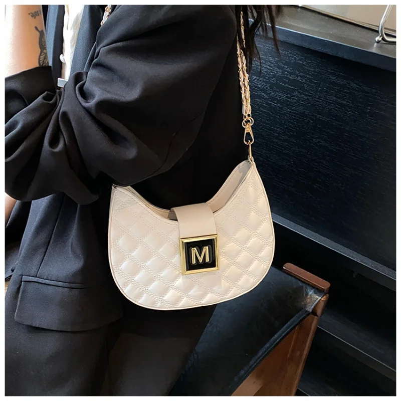 Borsa da donna di lusso leggera di nicchia Design del marchio 2024 Borsa a tracolla All Match di nuova moda