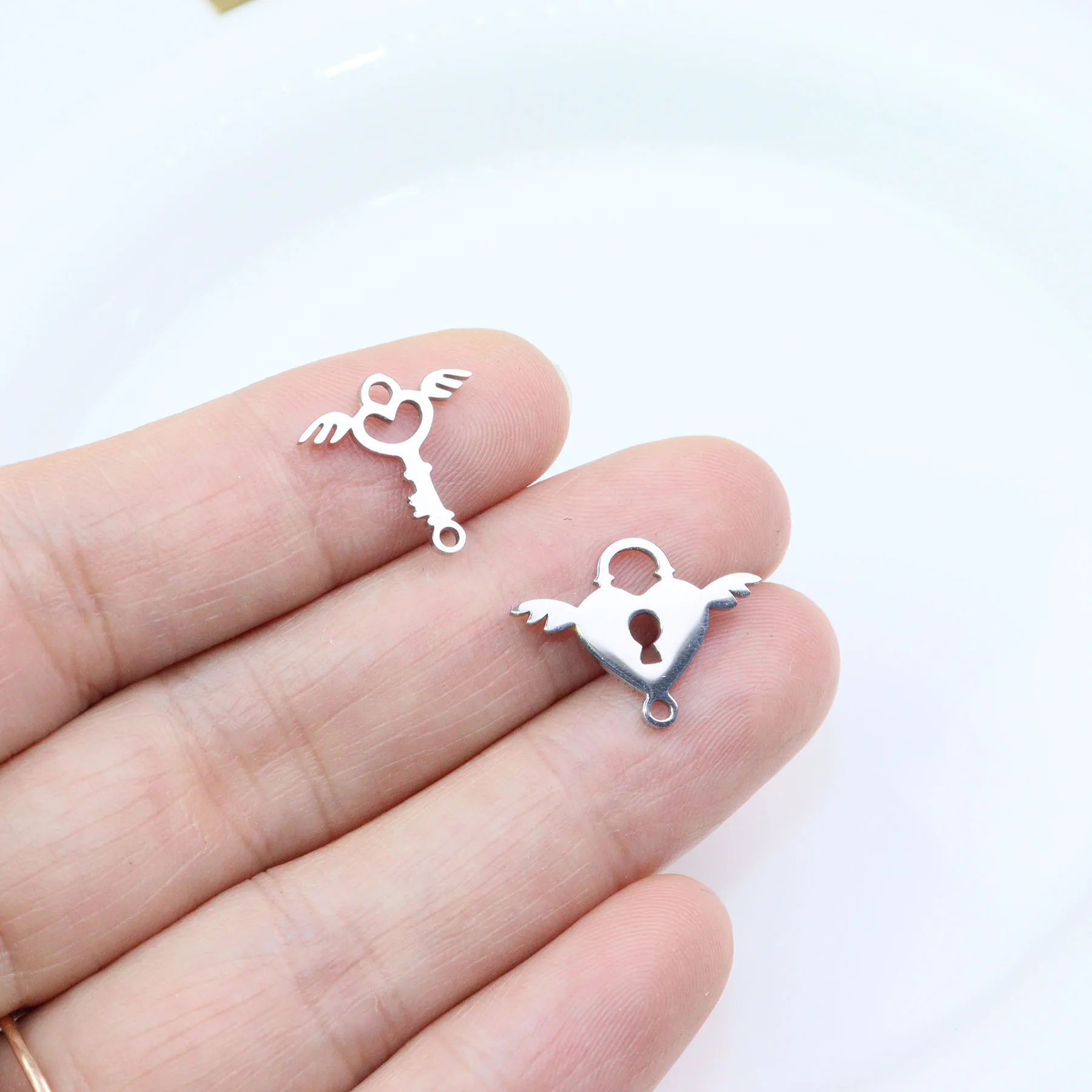 5sets Stainless Steel Shiny Key Lock Friends Jewelry Charms Bracelet Connecter Pendant DIY Handcraft Waterproof Antiallergic