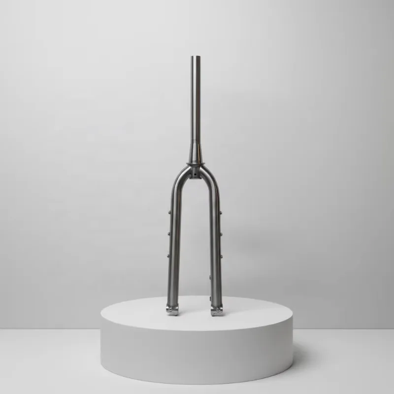 

700C Titanium Gravel Bicycle Fork External Cable Routing Rigid Bike Front Fork Disc Brake Compatible Cycling Components