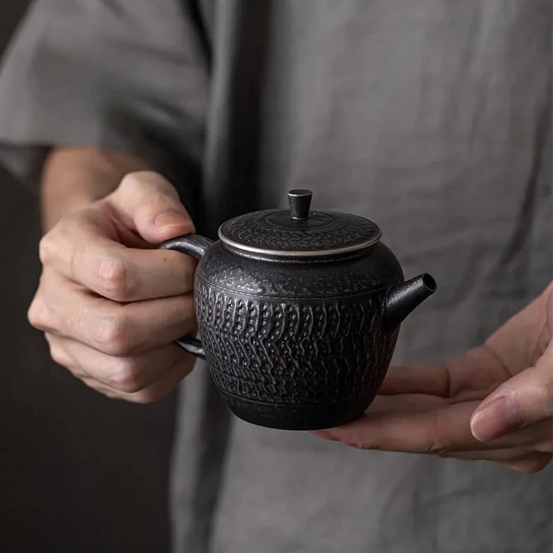 

150ml Chinese Silver Black Ceramic Teapot Retro Handmade Jump Knife Art Pot with Filter Tea Maker Kettle Kung Fu Tea Set Teaware