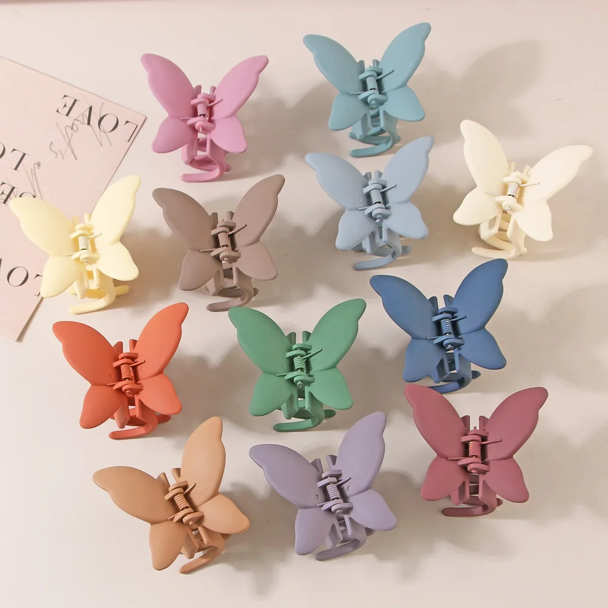 Y2K Butterfly Hair Claw for Women Girls Solid Color Sweet Matte Hair Clips Crab Simple Clamps Chic Hair Accessories