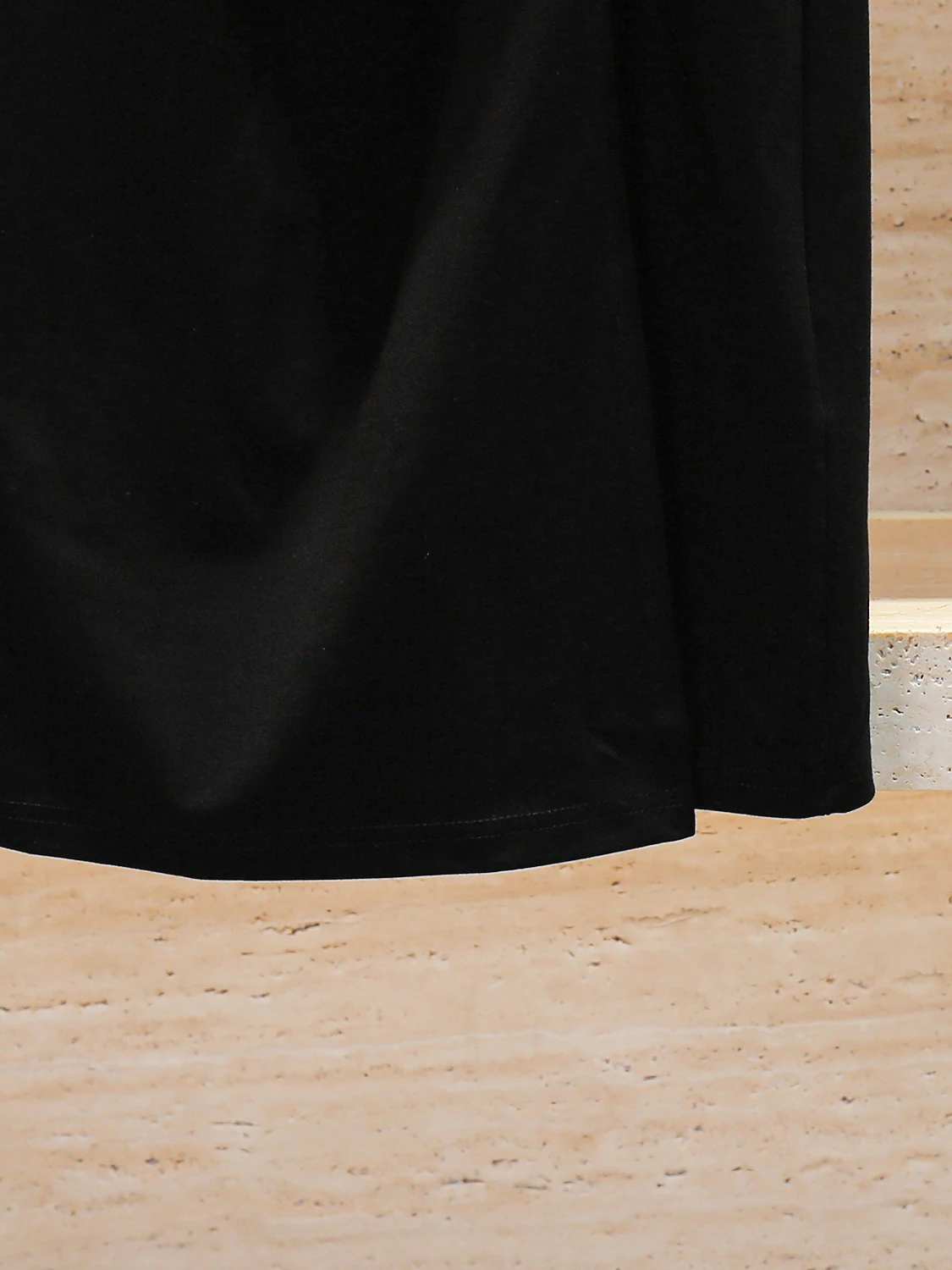 เสื้อกั๊กทรงสลิมสไตล์เฮปเบิร์นสำหรับฤดูร้อนระดับไฮเอนด์ พร้อมกระโปรงทรงเอวสูงแบบเรียบง่ายสำหรับผู้หญิง