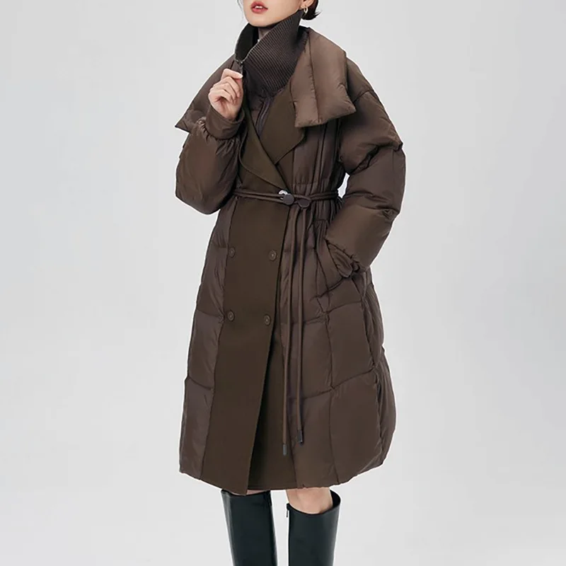 معطف نسائي شتوي جديد لعام 2025 طويل للأسفل معطف عالي الخصر برباط وطية صدر كبيرة بطول الركبة