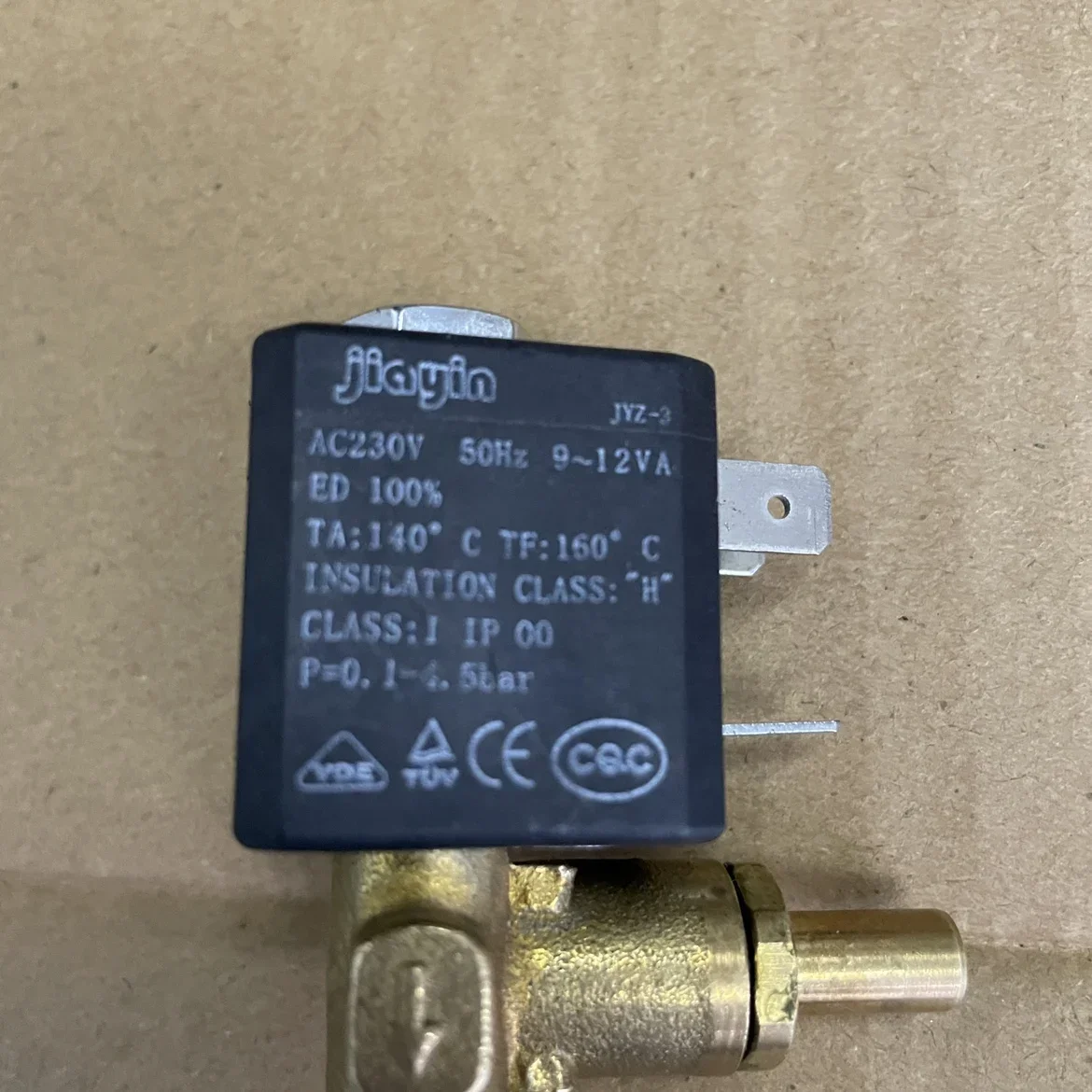 Detalle 2 de Electroválvula High-temperature steam cleaning hanging iron ironing machine ironing machine accessories JYZ-3 solenoid valve booster valve Agua y vapor