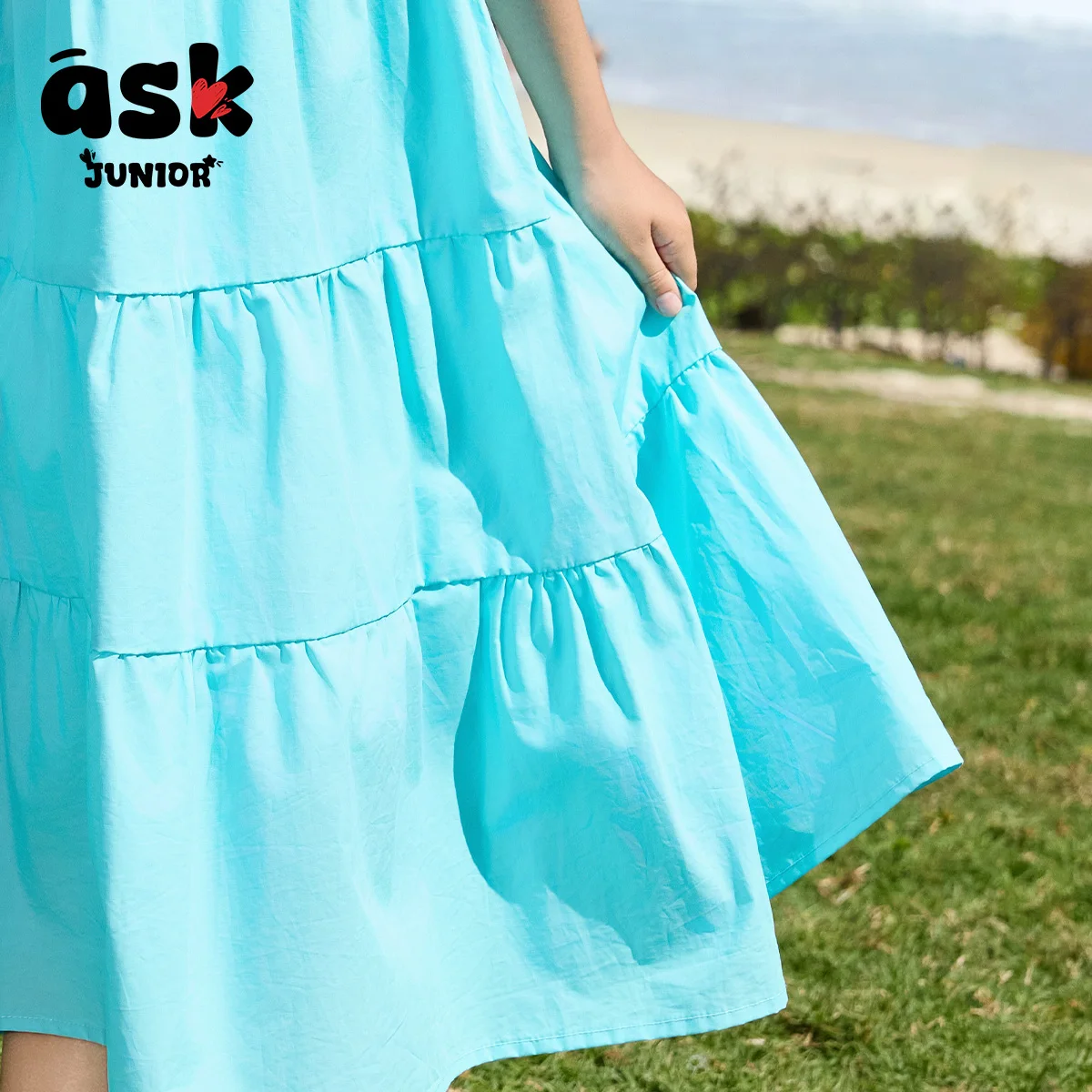 اسأل فستانًا طويلًا بدون أكمامًا للفتيات الصغيرات بلون سادة على شكل كعكة #6