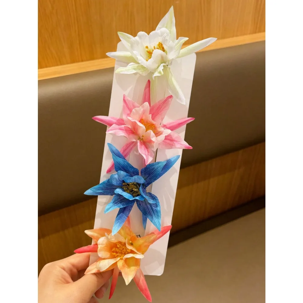 

4pcs Vacation Style Atmosphere Multi-Color Flower Hair Accessories Fairy-Like Vacation Hair Clips Beach Hair Clips Bangs Clips For Girls