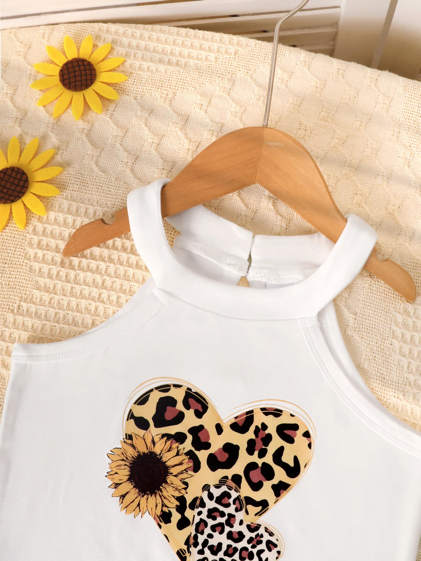 Summer  4-7  Years  Old  Cool  Girls    Peach  Heart  Leopard  Print   Sleeveless  Top  And  Printed  Midi  Skirt  Casual   3-Pi