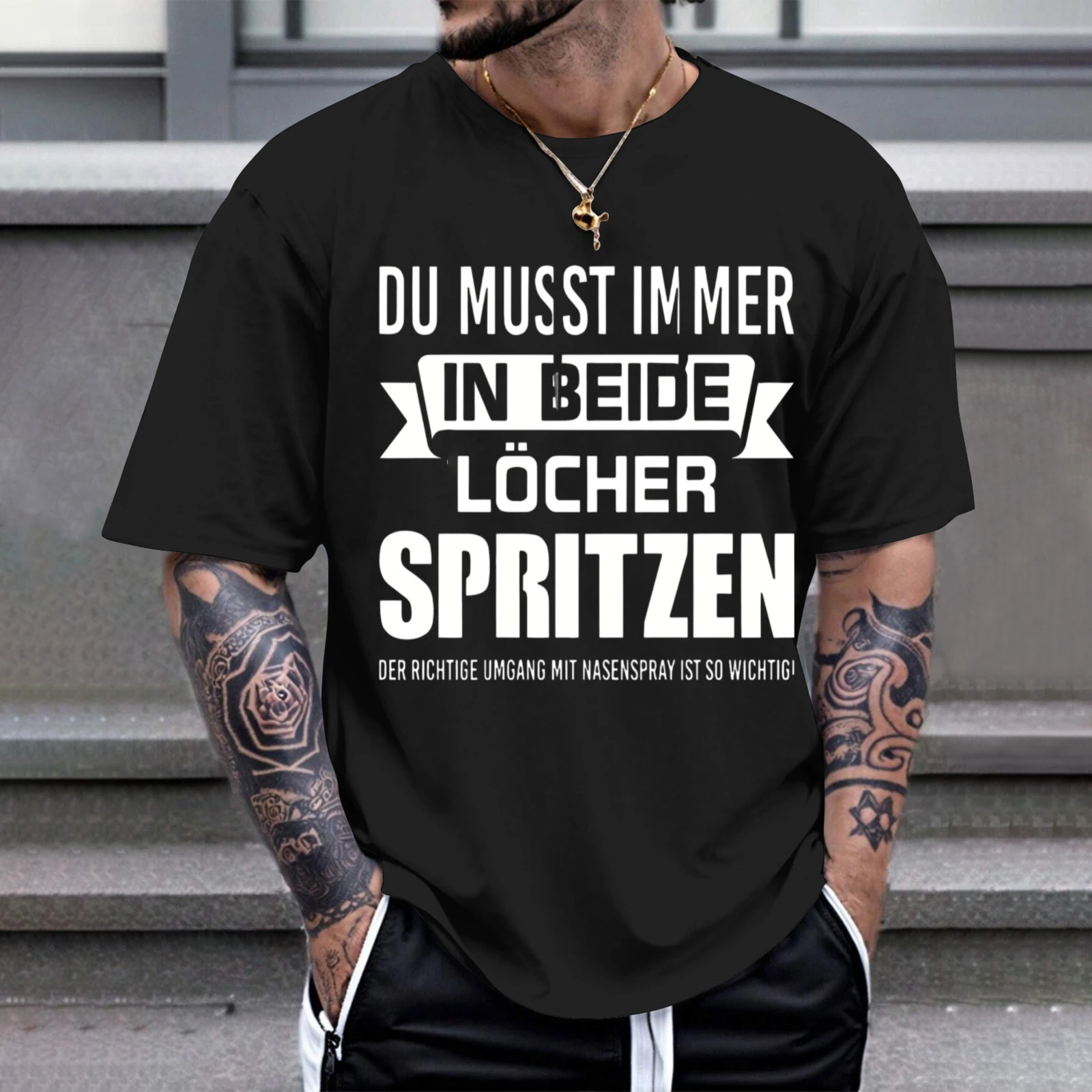 Herren-T-Shirt „You Must Always Inject In Both“ – Perfektion für Freizeitkleidung, Partys und Karneval-Outfits