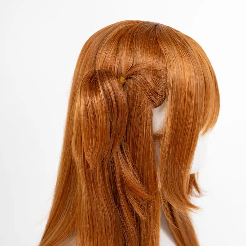 Peruka do cosplay jest wykonana z włókien odpornych na ciepło i nadaje się zarówno do cosplayów anime, jak i do noszenia na co dzień.