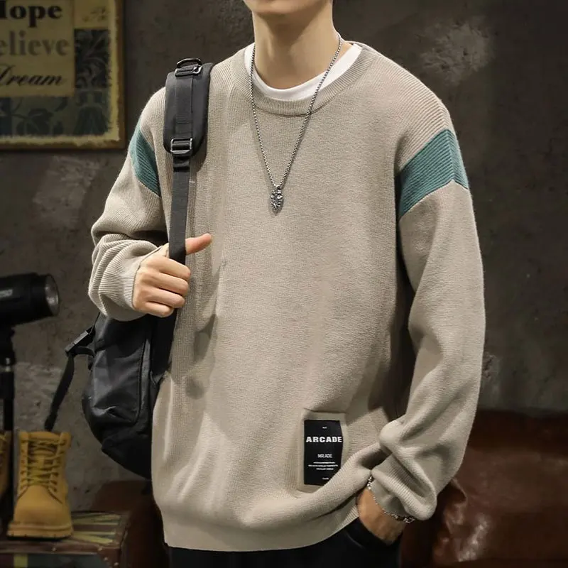 Abbigliamento da uomo Maglioni impiombati coreani Casual Stile giovane Autunno Inverno Colori contrastanti Disegni chic con toppe Pullover lavorati a maglia