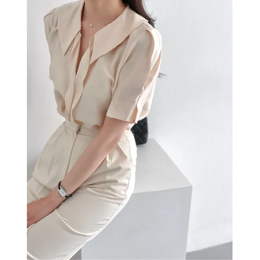 

Новая женская рубашка в стиле ретро, маленького размера, повседневная, с рукавами-фонариками, коротким рукавом, однотонная, прямого кроя, модная